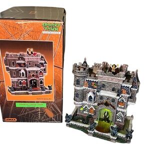 Lemax spooky town 2002 castle on spooky Hill 25661A Halloween village retired